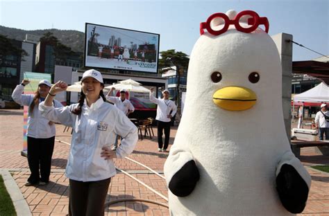 부산 엑스포, 바다 위의 미래를 꿈꾸다